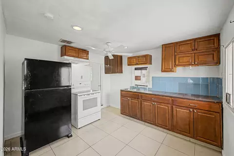 Kitchen - 1722 S 7th Ave, Phoenix, AZ 85007 photo 1 of 1