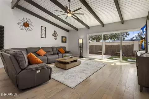 8633 E Monterosa Ave, Scottsdale, AZ 85251