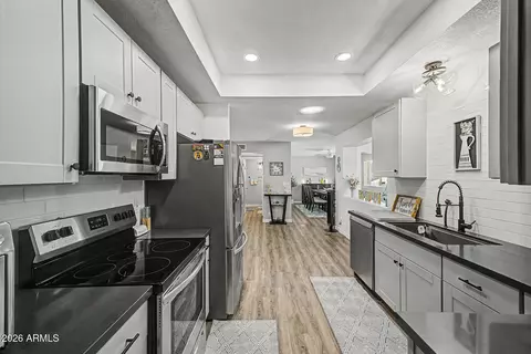 Kitchen - 8028 E Milagro Ave, Mesa, AZ 85209 photo 4 of 5