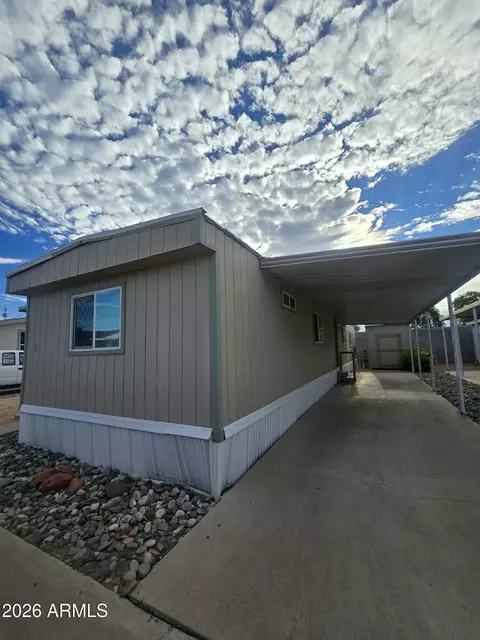 8401 N 67th Ave #11, Glendale, AZ 85304