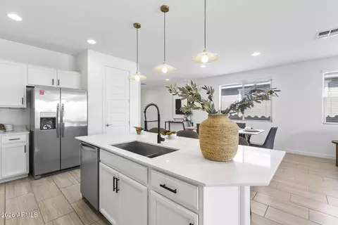 Kitchen - 1232 E Irwin Ave, Phoenix, AZ 85042 photo 4 of 6