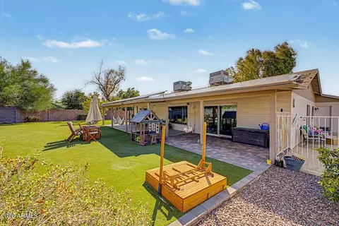 Exterior - 2415 W Dailey St, Phoenix, AZ 85023 photo 9 of 11
