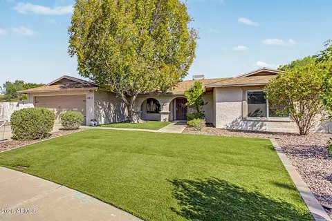 Exterior - 2415 W Dailey St, Phoenix, AZ 85023 photo 5 of 11