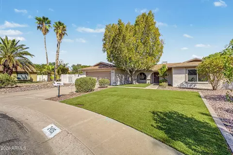 Exterior - 2415 W Dailey St, Phoenix, AZ 85023 photo 4 of 11