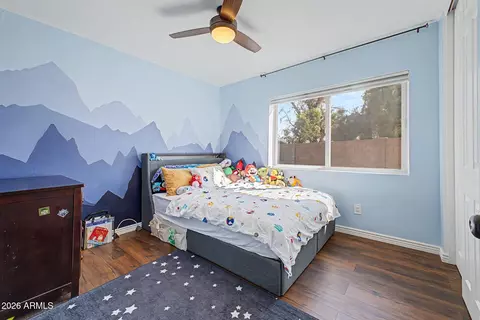 Bedroom - 2415 W Dailey St, Phoenix, AZ 85023 photo 6 of 7