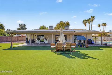 Exterior - 2415 W Dailey St, Phoenix, AZ 85023 photo 8 of 11