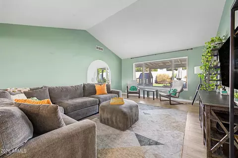 Living - 2415 W Dailey St, Phoenix, AZ 85023 photo 3 of 5