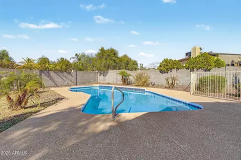 Exterior - 2415 W Dailey St, Phoenix, AZ 85023 photo 10 of 11