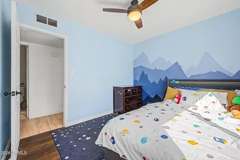 Bedroom - 2415 W Dailey St, Phoenix, AZ 85023 photo 7 of 7