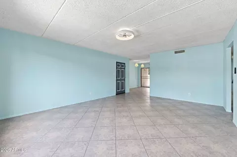Living - 4201 E Camelback Rd #31, Phoenix, AZ 85018 photo 3 of 4