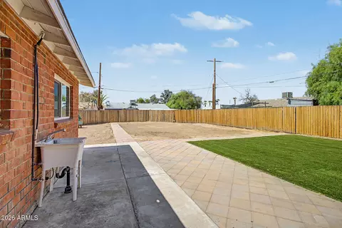 Exterior - 6836 N 33rd Dr, Phoenix, AZ 85017 photo 7 of 9