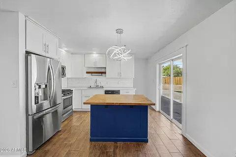 Kitchen - 6836 N 33rd Dr, Phoenix, AZ 85017 photo 2 of 3