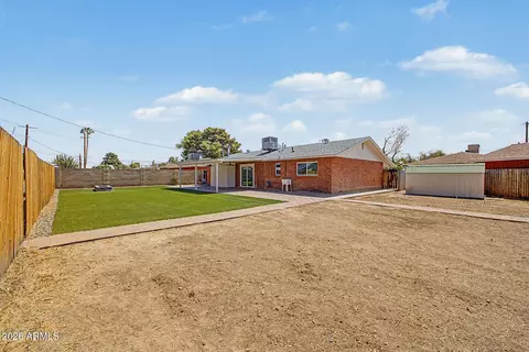 Exterior - 6836 N 33rd Dr, Phoenix, AZ 85017 photo 8 of 9