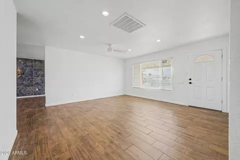 Living - 6836 N 33rd Dr, Phoenix, AZ 85017 photo 1 of 4