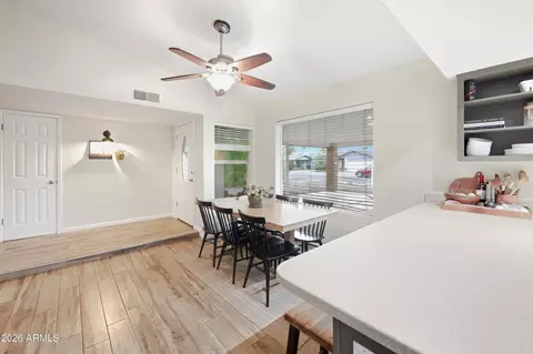 Dining - 155 W Wagoner Rd, Phoenix, AZ 85023 photo 2 of 2