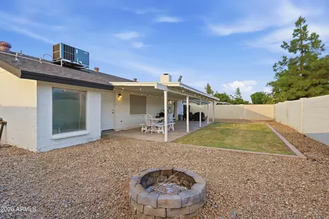 Exterior - 155 W Wagoner Rd, Phoenix, AZ 85023 photo 2 of 5