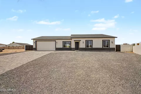 13642 S Del Rio Rd, Arizona City, AZ 85123