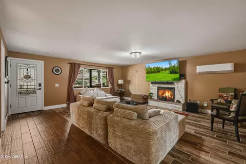 Living - 6401 W Randall Dr W, Pine, AZ 85544 photo 2 of 3