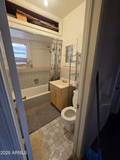 Bath - 202 3rd Ave E, Buckeye, AZ 85326 photo 1 of 4