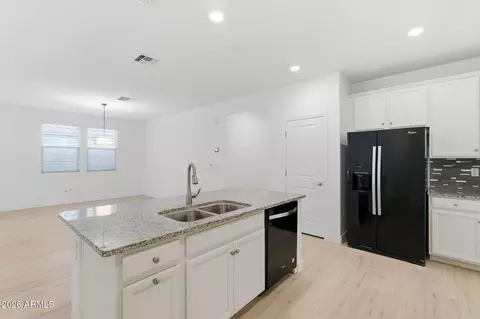 Kitchen - 3934 E Constitution Dr, Gilbert, AZ 85296 photo 1 of 1