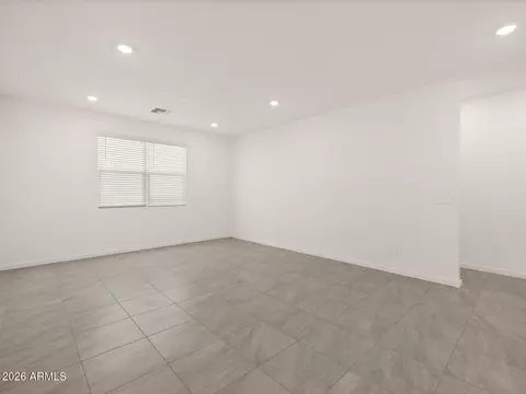 Living - 30583 W Hackberry Ln, Buckeye, AZ 85396 photo 1 of 2