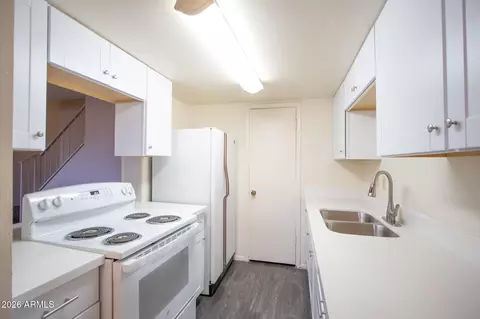 Kitchen - 3941 W Wonderview Rd, Phoenix, AZ 85019 photo 1 of 2