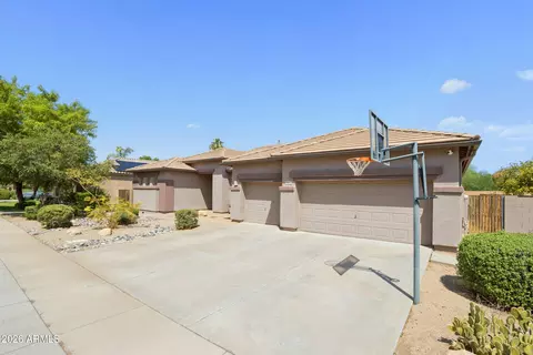 5561 S Wayne Dr, Chandler, AZ 85249