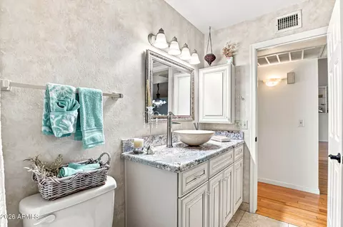 Bath - 4352 E Blanche Dr, Phoenix, AZ 85032 photo 2 of 6