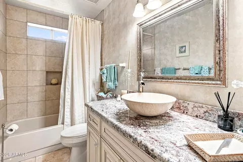 Bath - 4352 E Blanche Dr, Phoenix, AZ 85032 photo 3 of 6