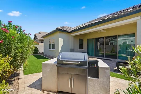 Exterior - 4252 E John St, Gilbert, AZ 85295 photo 6 of 10