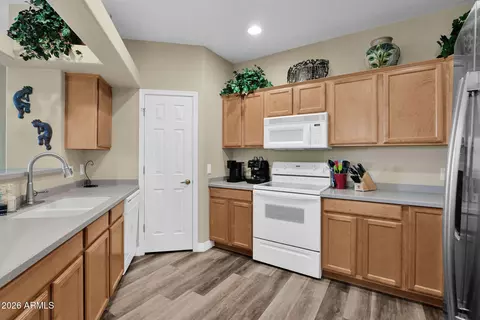 Kitchen - 5450 E Mclellan Rd #250, Mesa, AZ 85205 photo 2 of 7