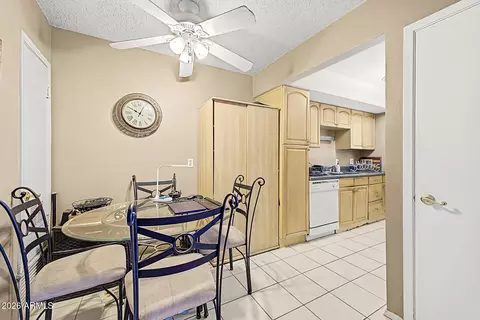 Dining - 749 E Montebello Ave #125, Phoenix, AZ 85014 photo 1 of 1