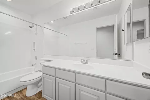 Bath - 3545 E Utopia Rd, Phoenix, AZ 85050 photo 2 of 2
