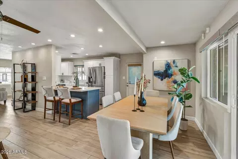 Dining - 4325 N 19th Pl, Phoenix, AZ 85016 photo 1 of 2