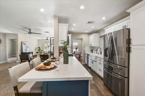 Kitchen - 4325 N 19th Pl, Phoenix, AZ 85016 photo 1 of 2