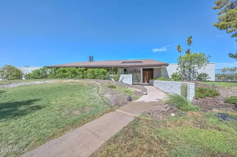 560 E Campina Dr, Litchfield Park, AZ 85340