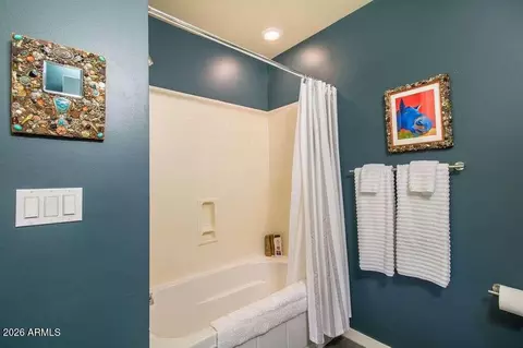 Bath - 1 E Lexington Ave #1004, Phoenix, AZ 85012 photo 4 of 4