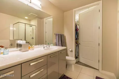 Bath - 1 E Lexington Ave #1004, Phoenix, AZ 85012 photo 1 of 4