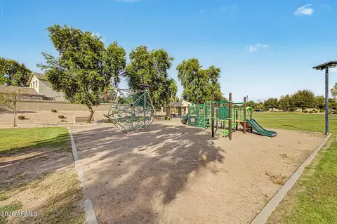 View/Area - 4304 E Del Rio St, Gilbert, AZ 85295 photo 1 of 2
