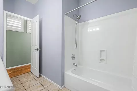 Bath - 4304 E Del Rio St, Gilbert, AZ 85295 photo 3 of 4