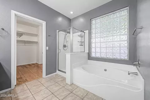 Bath - 4304 E Del Rio St, Gilbert, AZ 85295 photo 2 of 4