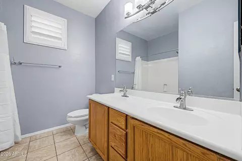 Bath - 4304 E Del Rio St, Gilbert, AZ 85295 photo 4 of 4