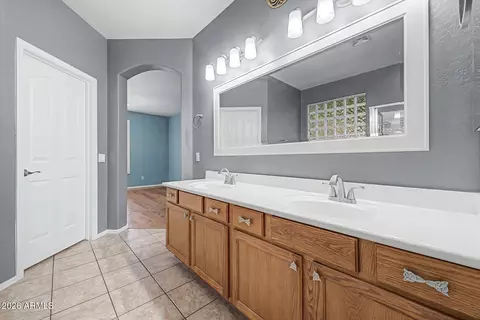 Bath - 4304 E Del Rio St, Gilbert, AZ 85295 photo 1 of 4