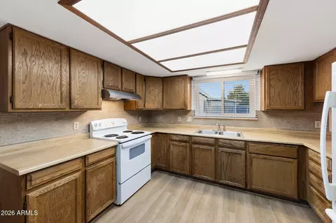 Kitchen - 573 E Linda Ave, Apache Junction, AZ 85119 photo 1 of 2