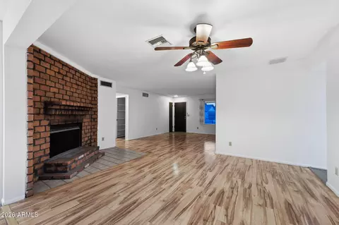 Living - 573 E Linda Ave, Apache Junction, AZ 85119 photo 1 of 3