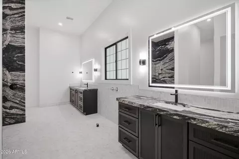Bath - 8058 E Palm Ln, Mesa, AZ 85207 photo 1 of 7
