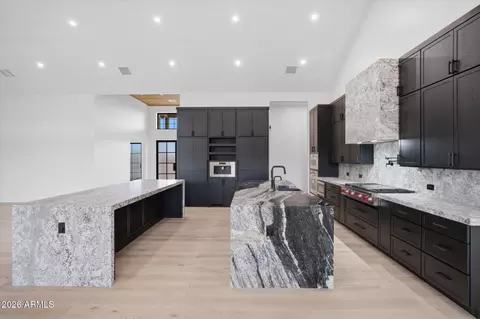 Kitchen - 8058 E Palm Ln, Mesa, AZ 85207 photo 1 of 2