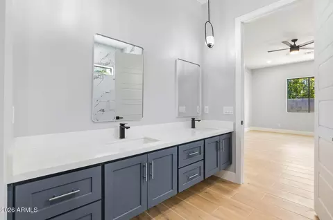 Bath - 415 S Robert Rd S, Tempe, AZ 85281 photo 13 of 13