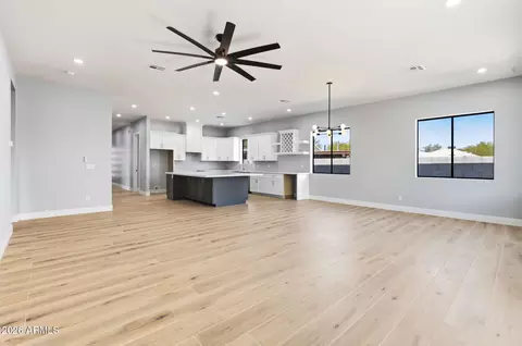Living - 415 S Robert Rd S, Tempe, AZ 85281 photo 1 of 4