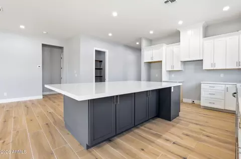 Kitchen - 415 S Robert Rd S, Tempe, AZ 85281 photo 1 of 4